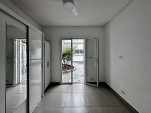 Image 57 - 923652