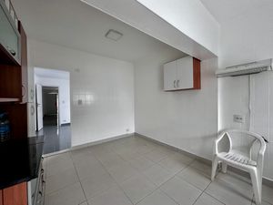 Image 15 - 923652