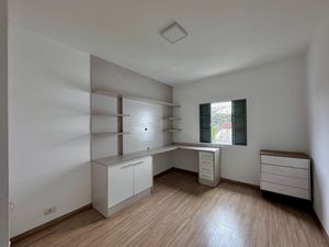Image 22 - 923652