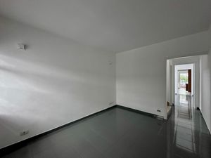 Image 3 - 923652