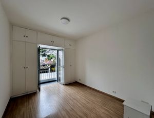 Image 35 - 923652