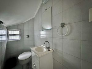 Image 6 - 923652