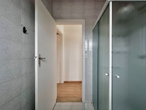 Image 33 - 923652