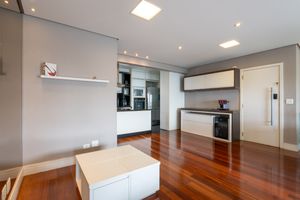 Image 7 - 923655