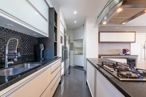 Image 16 - 923655