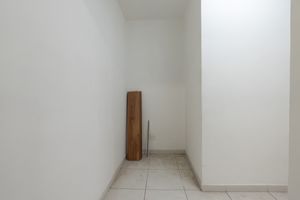 Image 39 - 923656