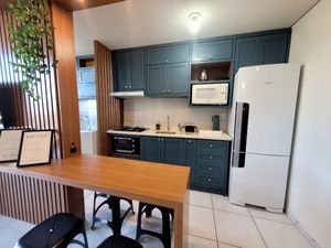 Image 1 - 923658