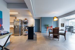 Image 4 - 923659