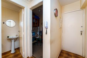 Image 29 - 923663