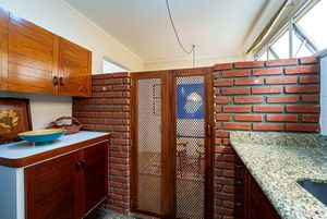 Image 17 - 923663