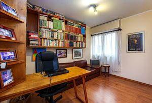 Image 25 - 923663