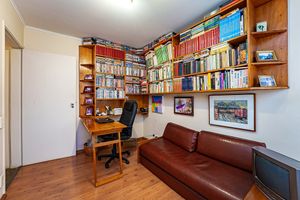 Image 26 - 923663