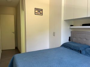 Image 6 - 923670