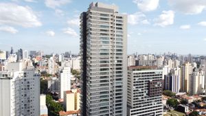 Image 34 - 923675