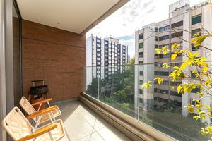 Image 10 - 923677