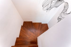 Image 19 - 923677
