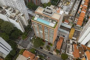 Image 44 - 923677