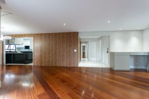 Image 3 - 923679