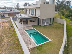 Image 36 - 923681