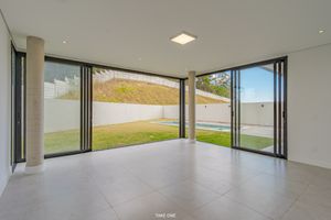 Image 4 - 923681