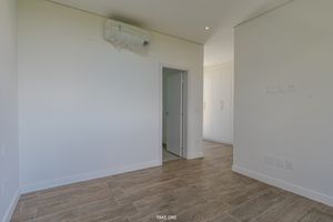 Image 29 - 923681