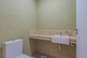 Image 32 - 923681