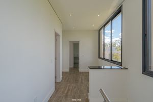 Image 17 - 923681