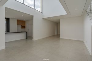 Image 3 - 923681