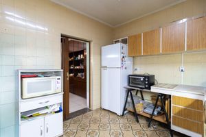 Image 8 - 923682