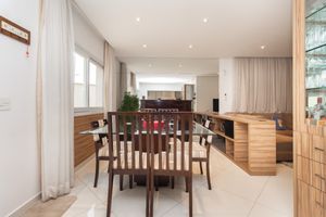Image 32 - 923683