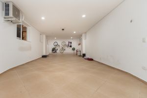 Image 46 - 923683