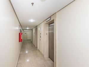 Image 2 - 923684