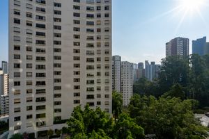 Image 8 - 923685