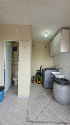 Image 26 - 923686
