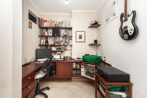 Image 28 - 923694