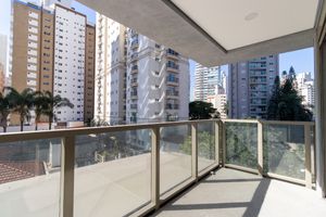 Image 26 - 923700