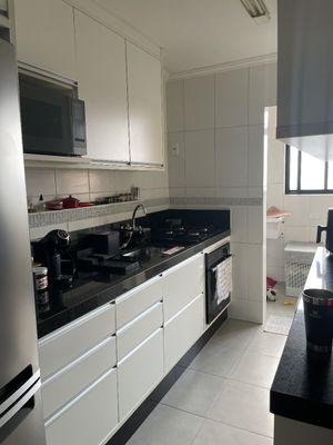 Image 22 - 923705