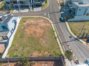Image 8 - 923713