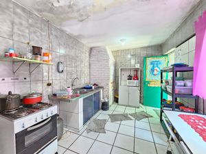 Image 31 - 923715