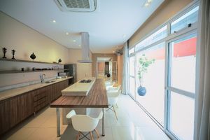 Image 15 - 923721