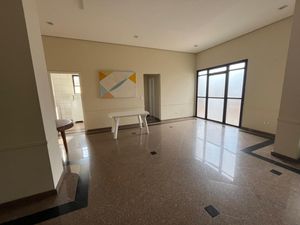 Image 17 - 923725