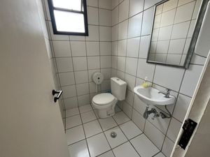 Image 19 - 923725