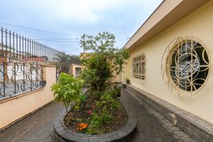 Image 5 - 923730