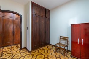 Image 36 - 923730