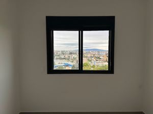 Image 16 - 923732