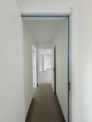 Image 22 - 923732