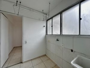 Image 44 - 923734