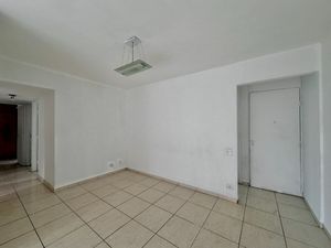 Image 7 - 923734