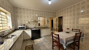 Image 24 - 923735