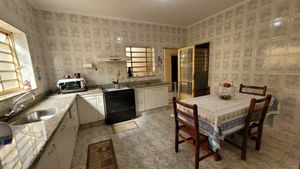 Image 23 - 923735